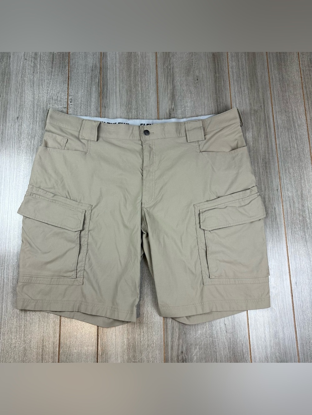 Duluth Flex Dry On The Fly Cargo Shorts 46 Stretch Khaki Beige